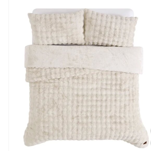 QUEEN FRYE Classic 3-piece Faux Fur Luxury Comforter Set - Picture 7 of 7